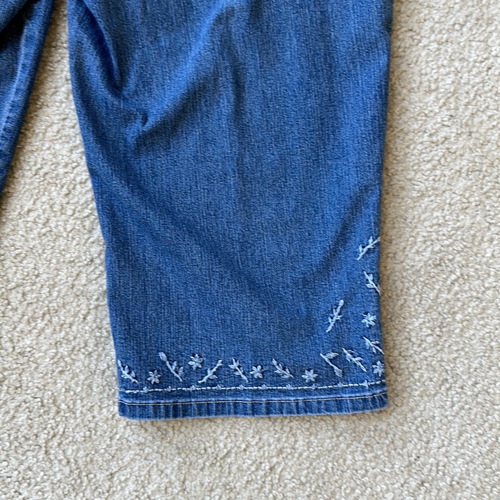 Avenue Boho Embroidered Cropped Jeans - Picture 8 of 12